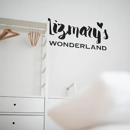Апартаменты Lizmary'S Wonderland Будапешт Экстерьер фото
